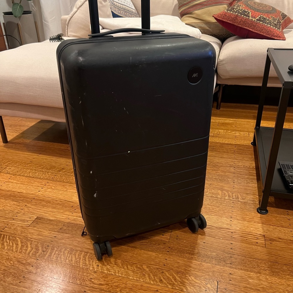 Monos • Carry-On • Black